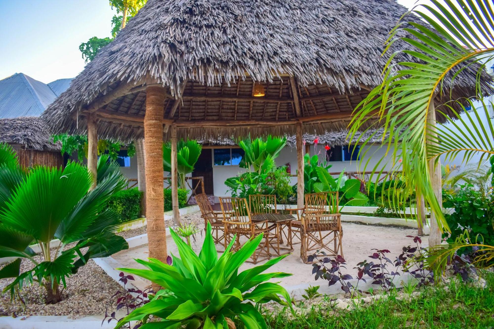 Uhuru House And Restaurant Nungwi Zewnętrze zdjęcie